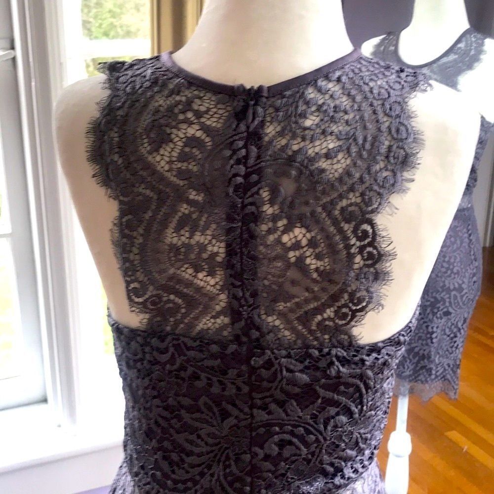 Lace sleeveless dress 